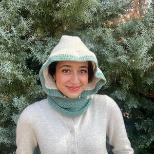 Womens Winter Hat with scarf included balaclava Beige& Green New